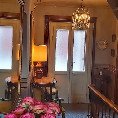 Vista Panoramica Giardino E Montagne דירה