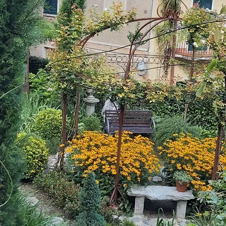 Vista Panoramica Giardino E Montagne Διαμέρισμα *