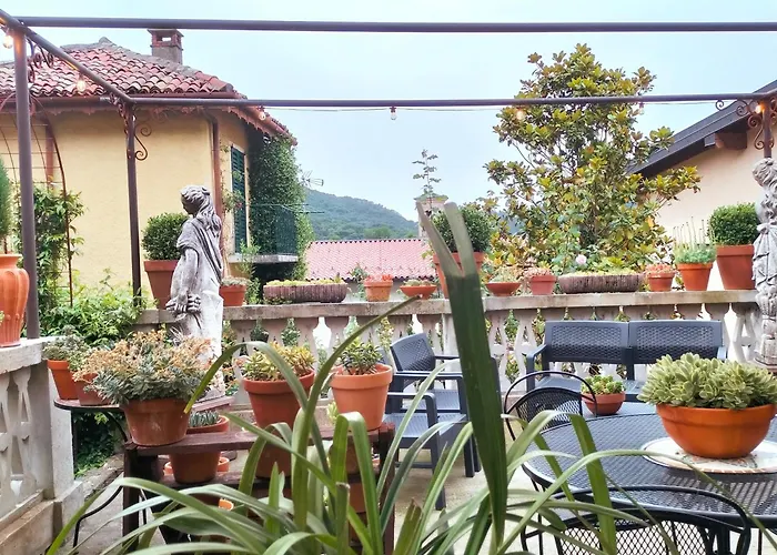 Vista Panoramica Giardino E Montagne Apartamento Magreglio