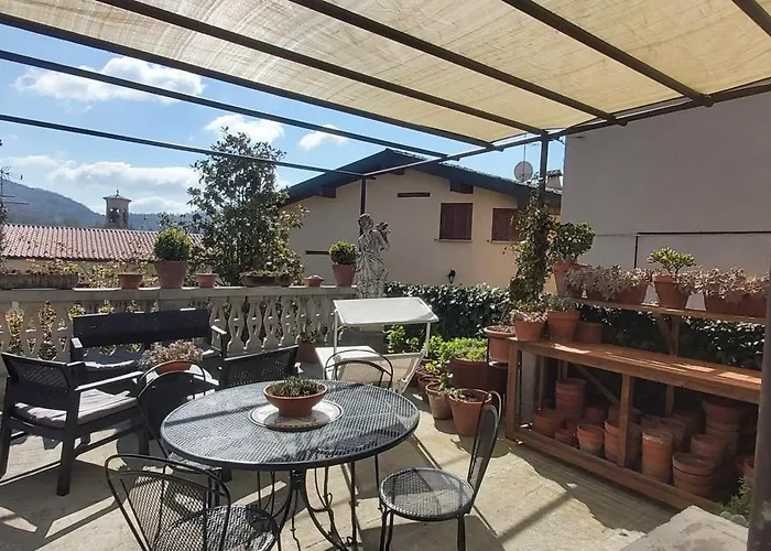 Vista Panoramica Giardino E Montagne *