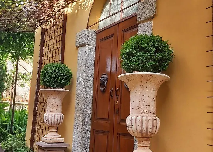 Vista Panoramica Giardino E Montagne *