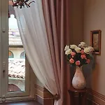 Vista Panoramica Giardino E Montagne アパート Magreglio