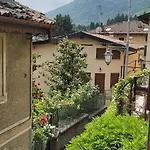 Vista Panoramica Giardino E Montagne アパート *